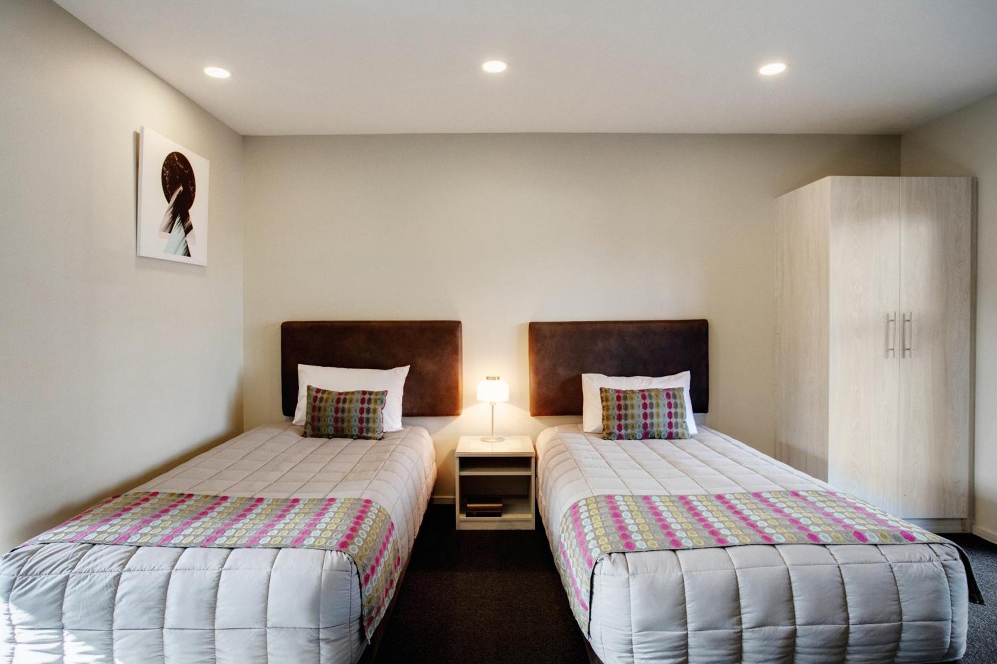 Ellerslie Palms Motel Окленд Экстерьер фото